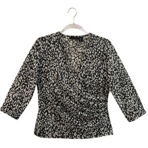 TAHARI TOP, Women’s M, Black & White Patterned Faux Wrap Blouse w/ 3/4 Sleeves.